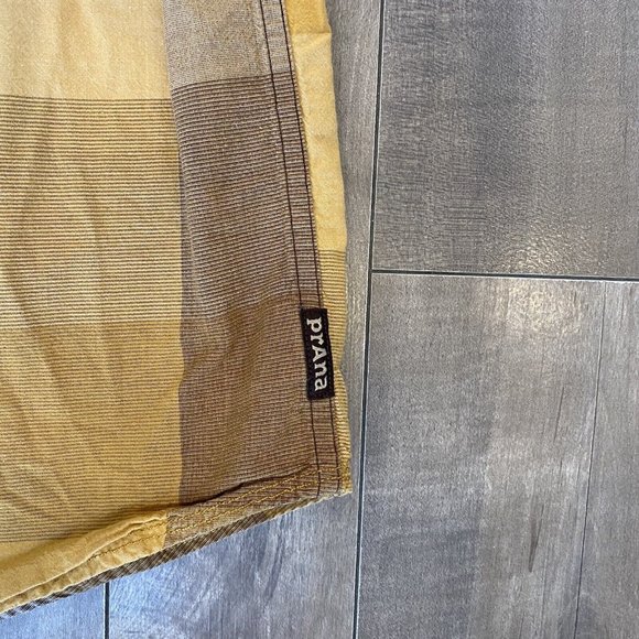 PrAna Brighton Shirt Mens Medium Shirt Sleeve Button Down Yellow Plaid - Picture 6 of 8